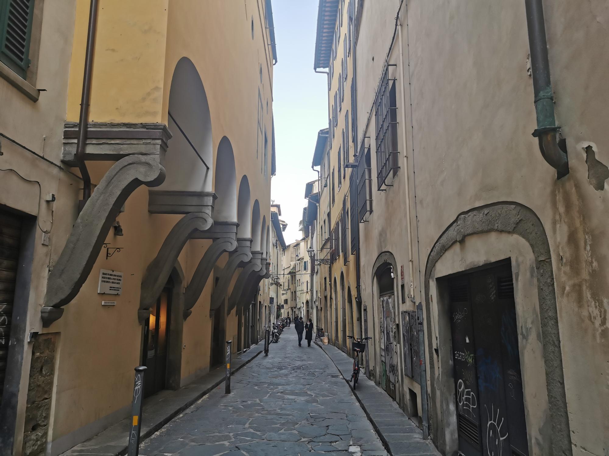 Florence Oltrarno Guided Tour: A city that speaks